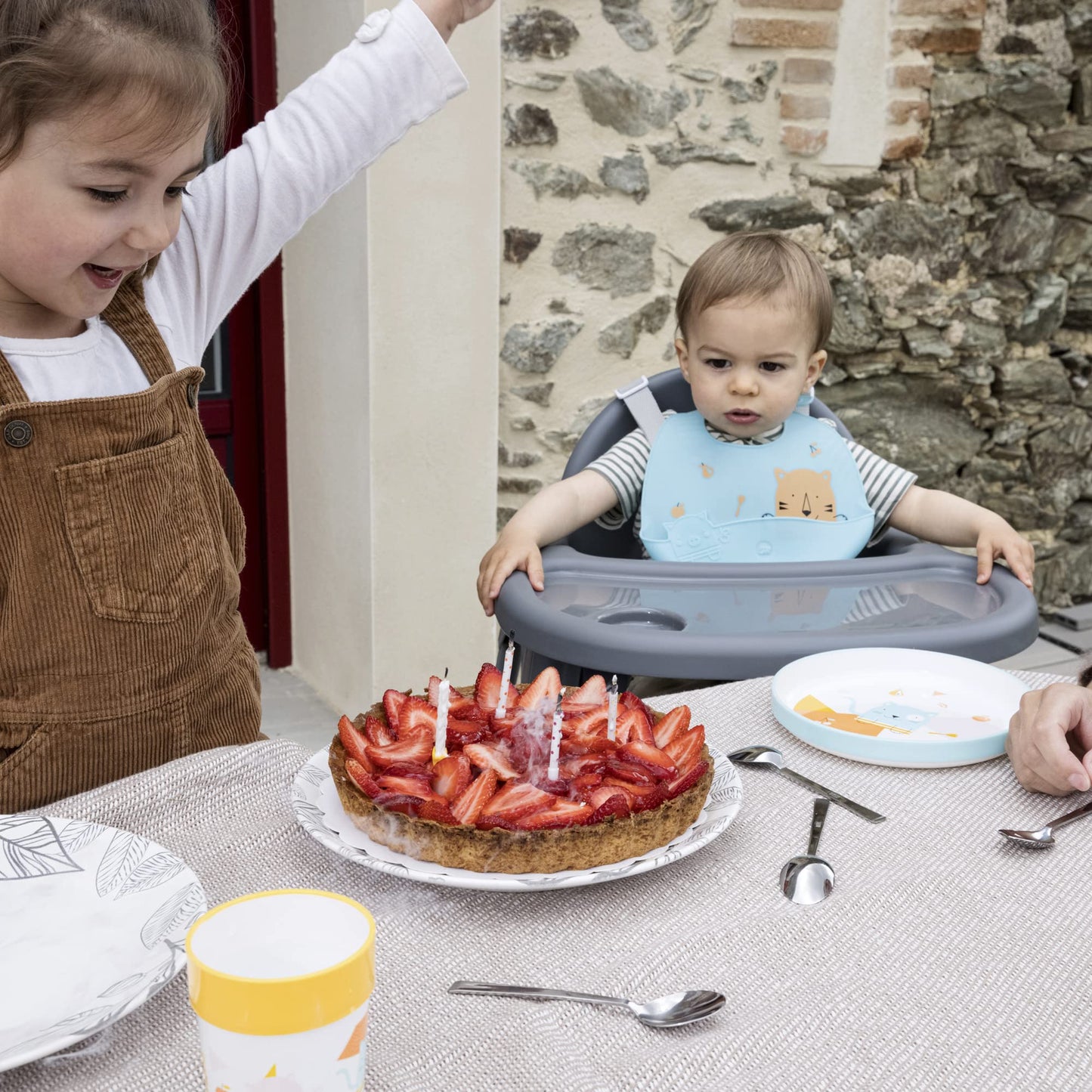 Bebeconfort Meely Trona 2 en 1 Convertible en Silla, Ligera (3,3 kg), con Arnés de 5 Puntos, Dark Grey